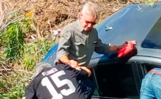 Harrison Ford rescata a una mujer atrapada en su coche tras un accidente de tráfico