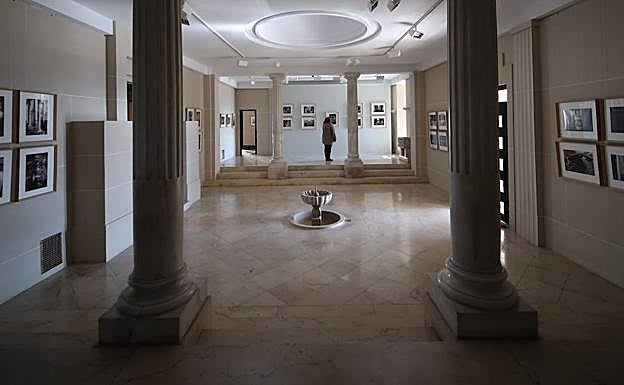 La exposición 'Focos de nueva luz sobre la colina de la Alhambra', ahora en la Fundación Rodríguez-Acosta