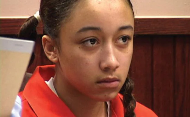 La condenan a cadena perpetua por matar a su violador a los 16 años
