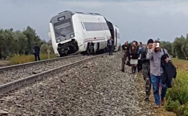 Descarrila el tren Málaga-Sevilla con 21 heridos