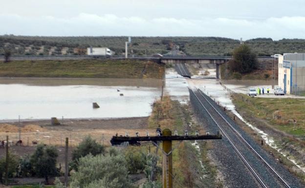 Suspendida la circulación ferroviaria entre Sevilla y Almería por las fuertes lluvias