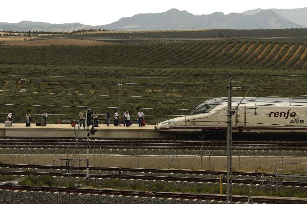 Los enormes problemas del AVE en toda España