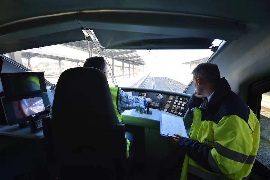 El tren laboratorio de Adif hace el recorrido Antequera - Granada