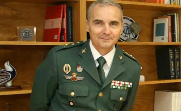 El General Jefe de la Guardia Civil en Galicia, Ángel Alonso Miranda. 