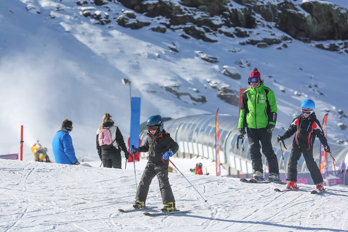Sierra Nevada abrirá este puente el mayor desnivel esquiable de España con la pista 'El Río
