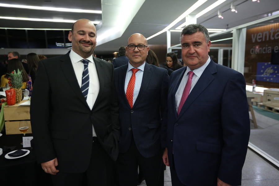 En buena compañía tras la entrega de los premios IDEALES