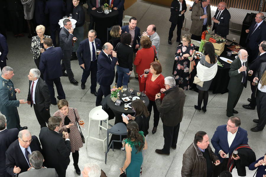 En buena compañía tras la entrega de los premios IDEALES