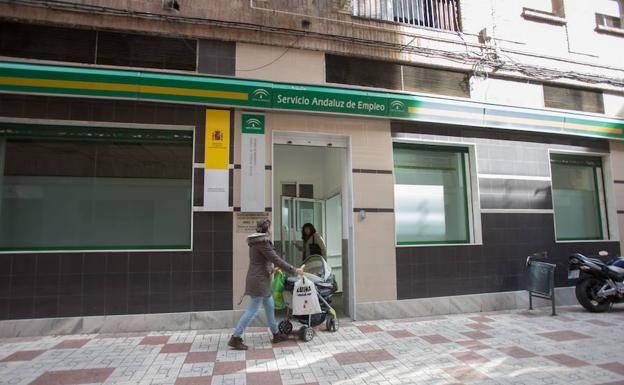 Jaén registra el mayor descenso del paro de Andalucía, con 2.618 desempleados menos
