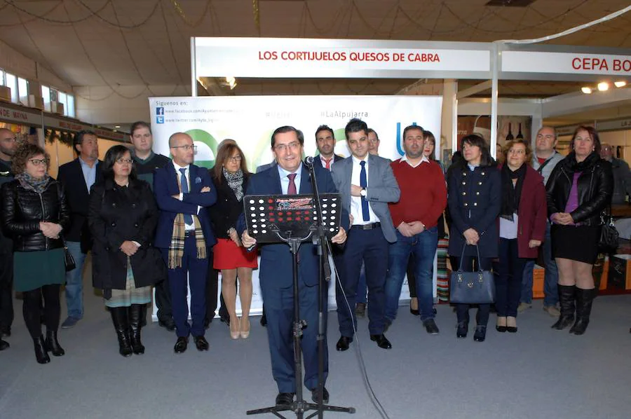 La muestra, que permanecerá abierta hasta el próximo domingo, fue inaugurada por el presidente de la Diputación, José Entrena