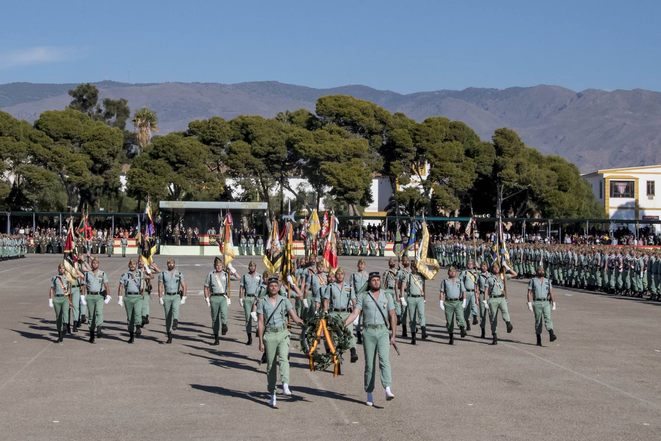 El general Martín Cabrero preside los actos en honor a la Patrona de España y de la Infantería Española | Doce militares que han pasado a la reserva se despiden de la enseña nacional