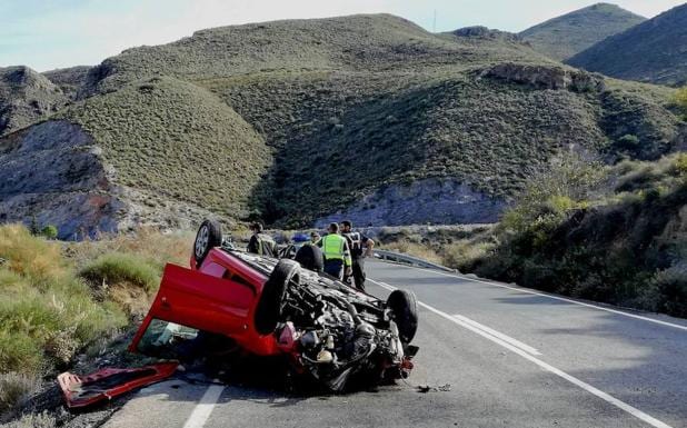 El puente deja 16 heridos en nueve accidentes de tráfico en Almería 