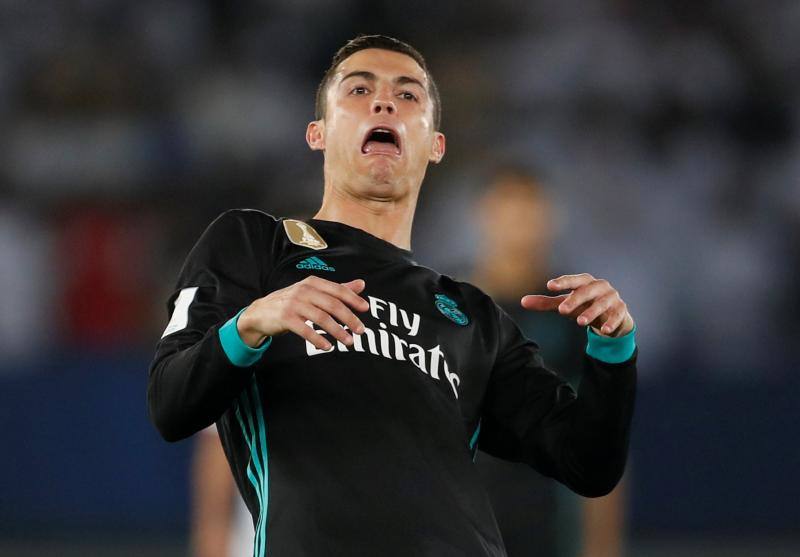La semifinal entre el Al Jazira y el Real Madrid ofreció numerosas imágenes curiosas que alimentan la polémica sobre el Mundial de Clubes