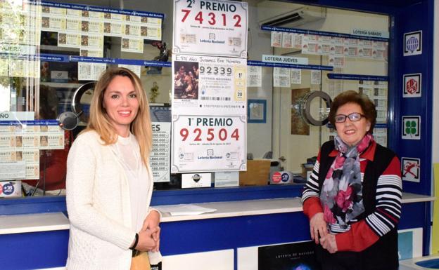 Mari Pepa y Celina con una sonrisa de oreja a oreja.