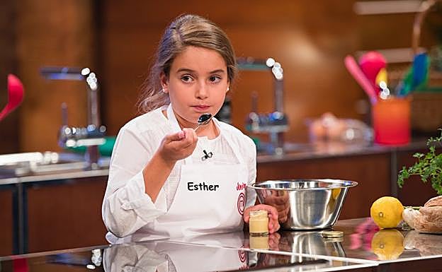 Esther, la entrañable niña granadina que conquista en 'Masterchef Junior'