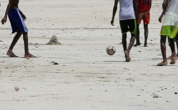 Mueren 5 niños al explotar una granada con la que jugaban en Somalia