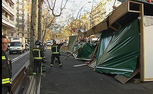 Muere un hombre al caer de un balcón por el fuerte viento