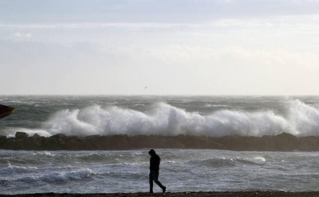 Aviso de nivel amarillo por viento y fenómenos costeros en Almería