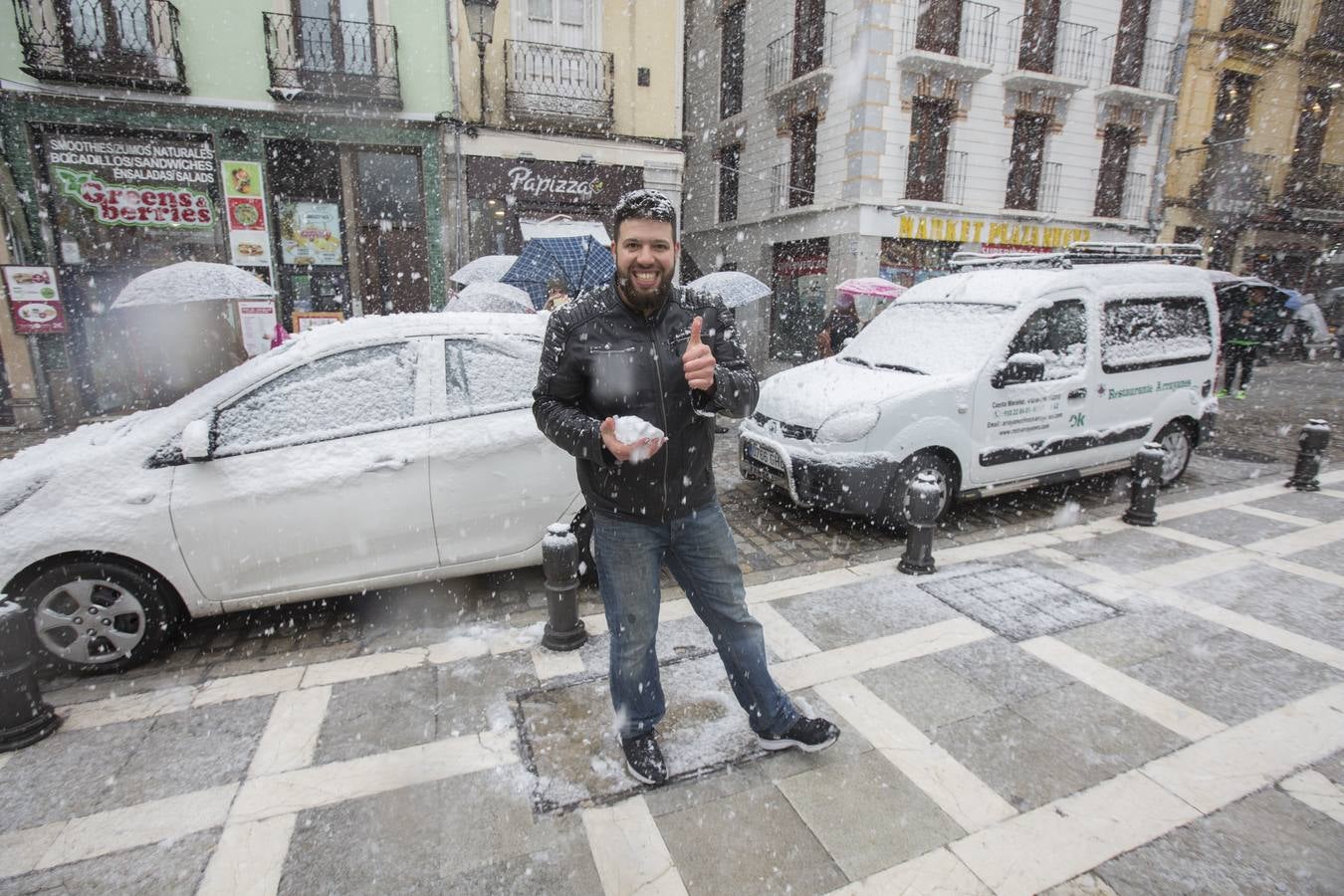 Granada lució de blanco el día de Reyes