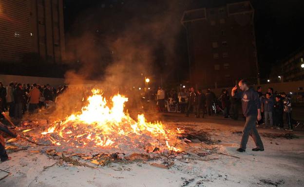 Celebración de la Noche de San Antón en la capital jienense.