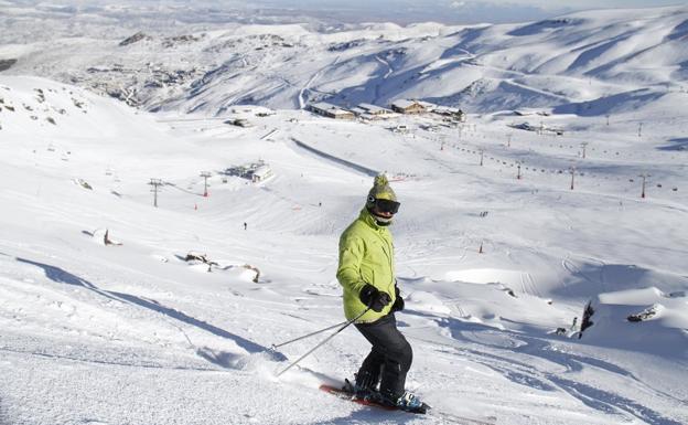 Sierra Nevada casi alcanza 70 kilómetros esquiables