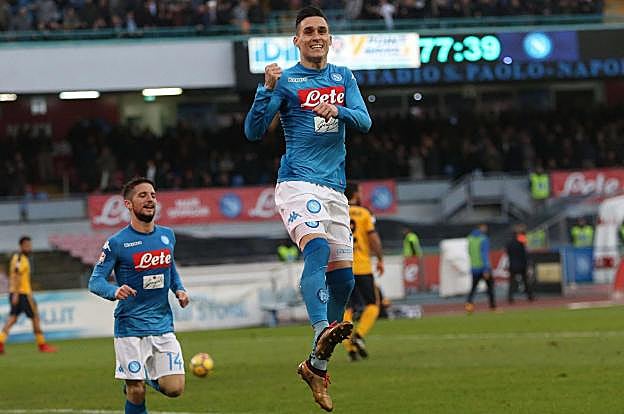 José Callejón celebró así su gol del sábado al Hellas Verona que lo convirtió en el máximo goleador.
