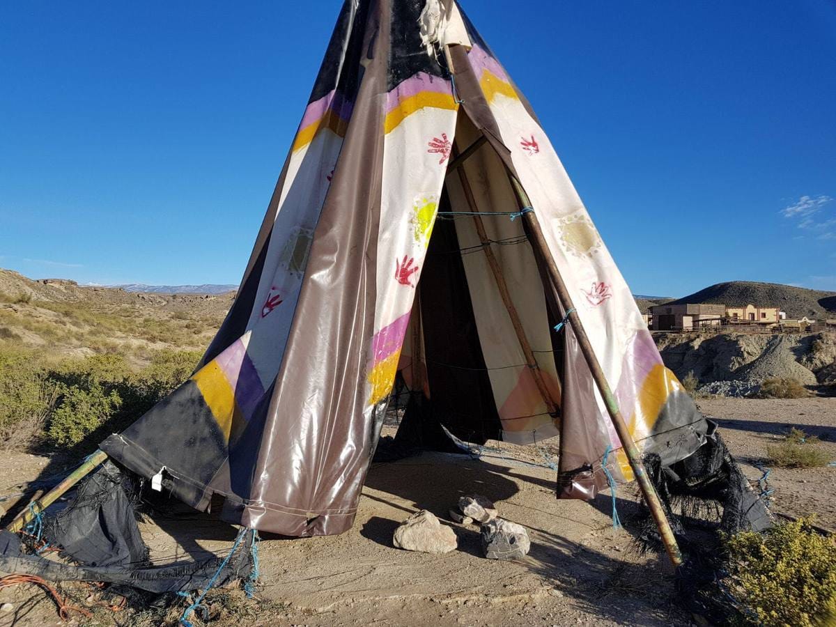 Las daños provocados por el temporal de viento en los decorados tabernenses podrían superar los 200.000 euros El fenómeno, registrado el pasado viernes, entró al poblado por el campamento indio y arrasó todo lo que encontró a su paso