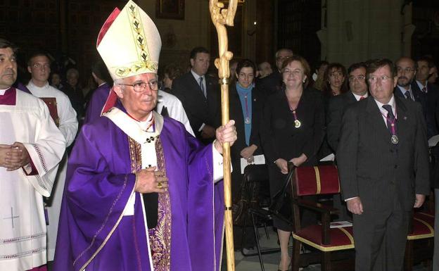 Antonio Cañizares, durante su primera misa como cardenal en la catedral primada. 