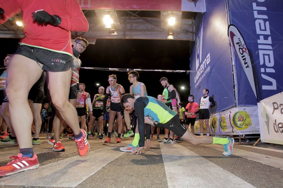  La XXXV edición de la Carrera Internacional Urbana Noche de San Antón volvió a contar con cerca de 10.000 corredores por las calles de la capital jienense