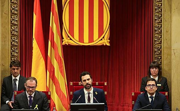 Roger Torrent se dirige a la Cámara por vez primera.