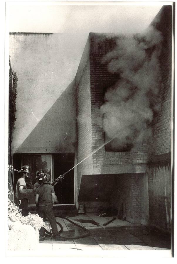 El fuego arrasó el edificio casi al completo.