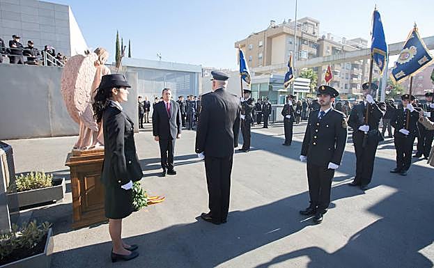 La Policía condecora a los agentes que prestaron servicio en Cataluña