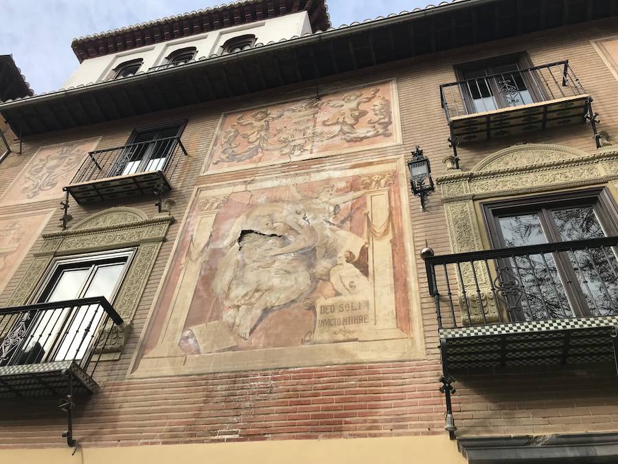 Los frescos de la Casa de Mitra, un palacete del siglo XVI transformado en hotel, han acabado por los suelos. 