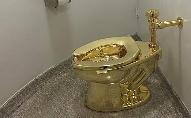 Melania Trump pide un Van Gogh y le dan un váter de oro