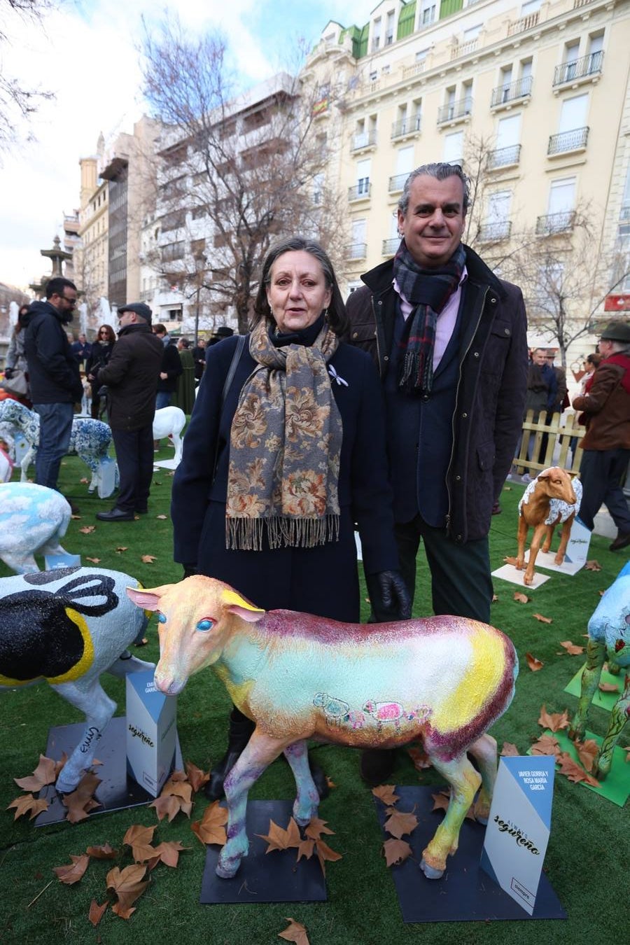 Exposición de más de 20 esculturas de fibra de vidrio en tamaño natural de corderos diseñadas por el escultor Miguel Moreno y decoradas por artistas, una muestra en Puerta Real