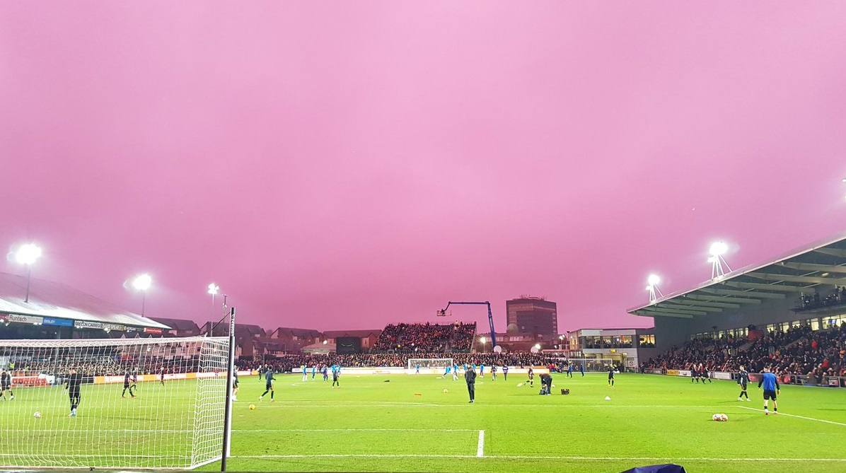 El cielo se volvió morado