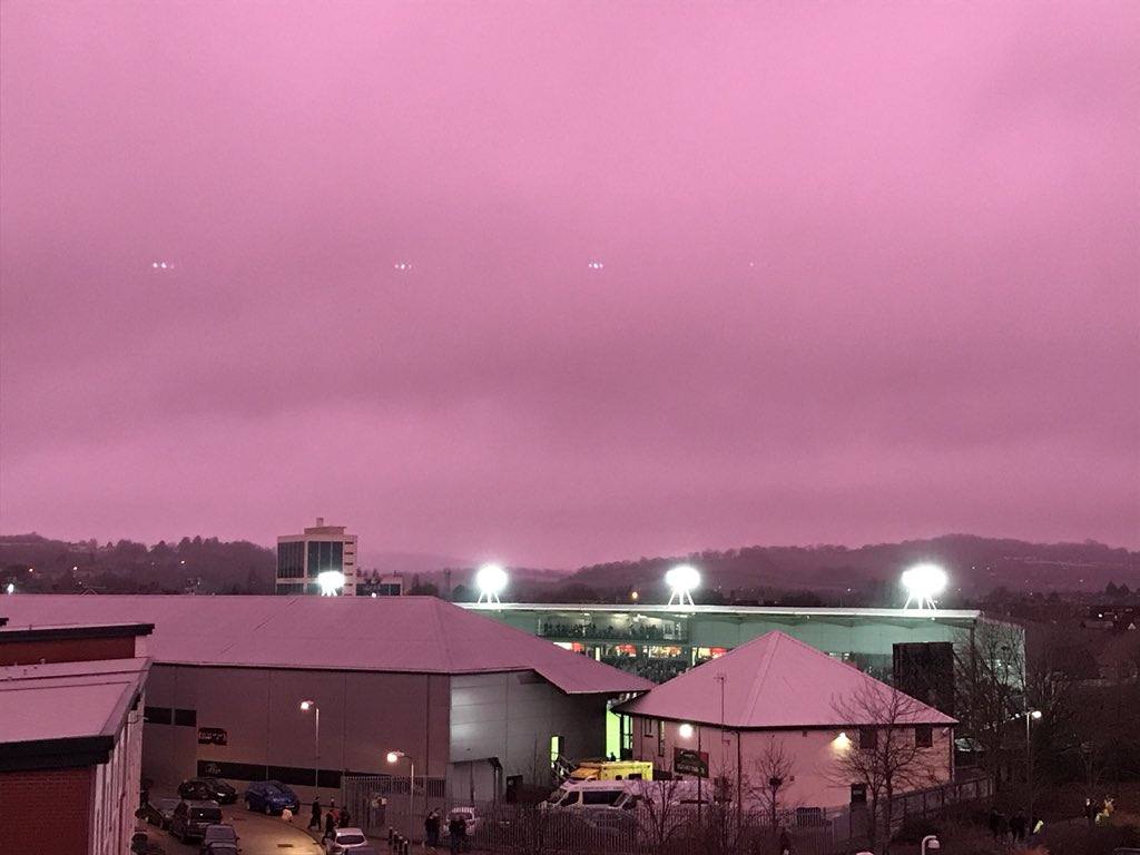 El cielo se volvió morado