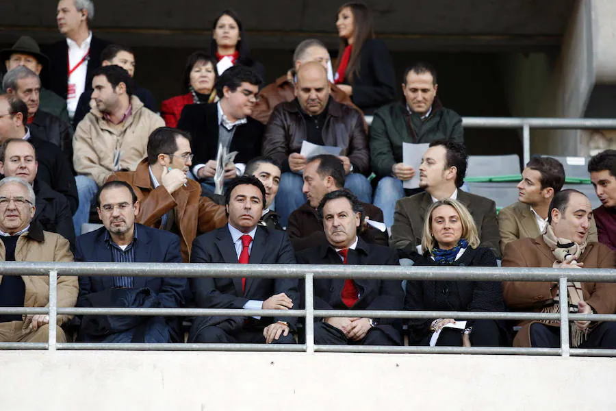 Palco del partido que enfrentó al Granada CF contra el Murcia con el que Quique Pina se estrenó en el cargo de presidente. 6 de diciembre de 2009