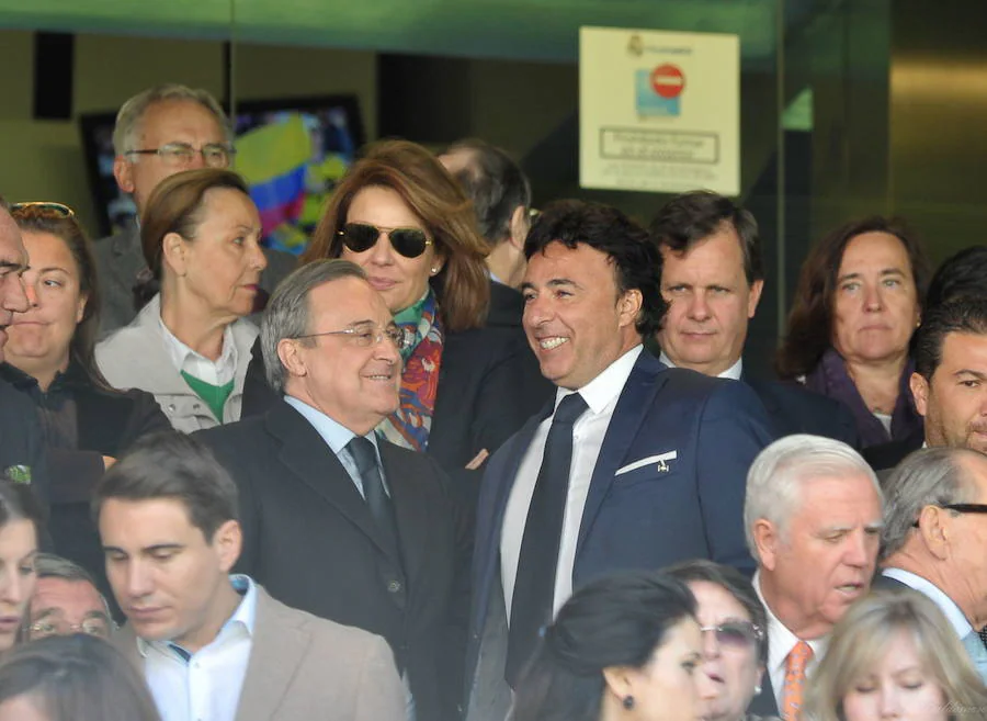 Con el presidente del Real Madrid, Florentino Pérez , en el palco del estadio Santiago Bernabeu. 5 de abril de 2015