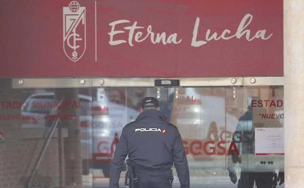 Registro desde las nueve de la mañana en las oficinas de Los Cármenes