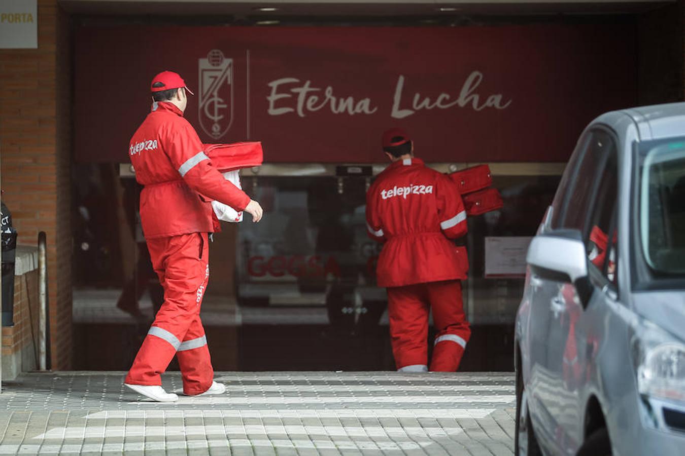 Esta actuación se ha producido en el marco de una operación por supuesto blanqueo de dinero procedente de fichajes del expresidente del club Quique Pina, que fue detenido esta mañana en Murcia