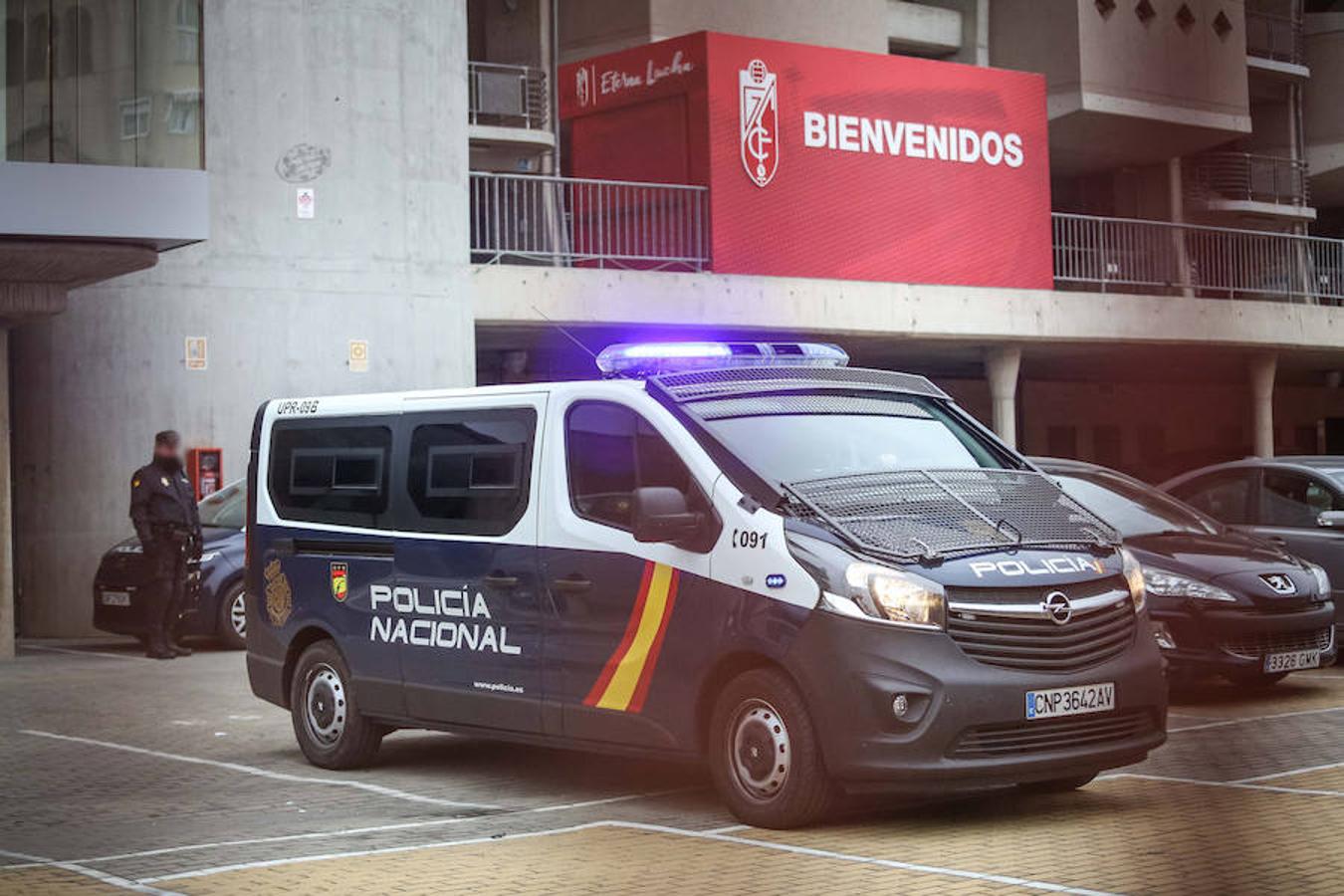 Esta actuación se ha producido en el marco de una operación por supuesto blanqueo de dinero procedente de fichajes del expresidente del club Quique Pina, que fue detenido esta mañana en Murcia