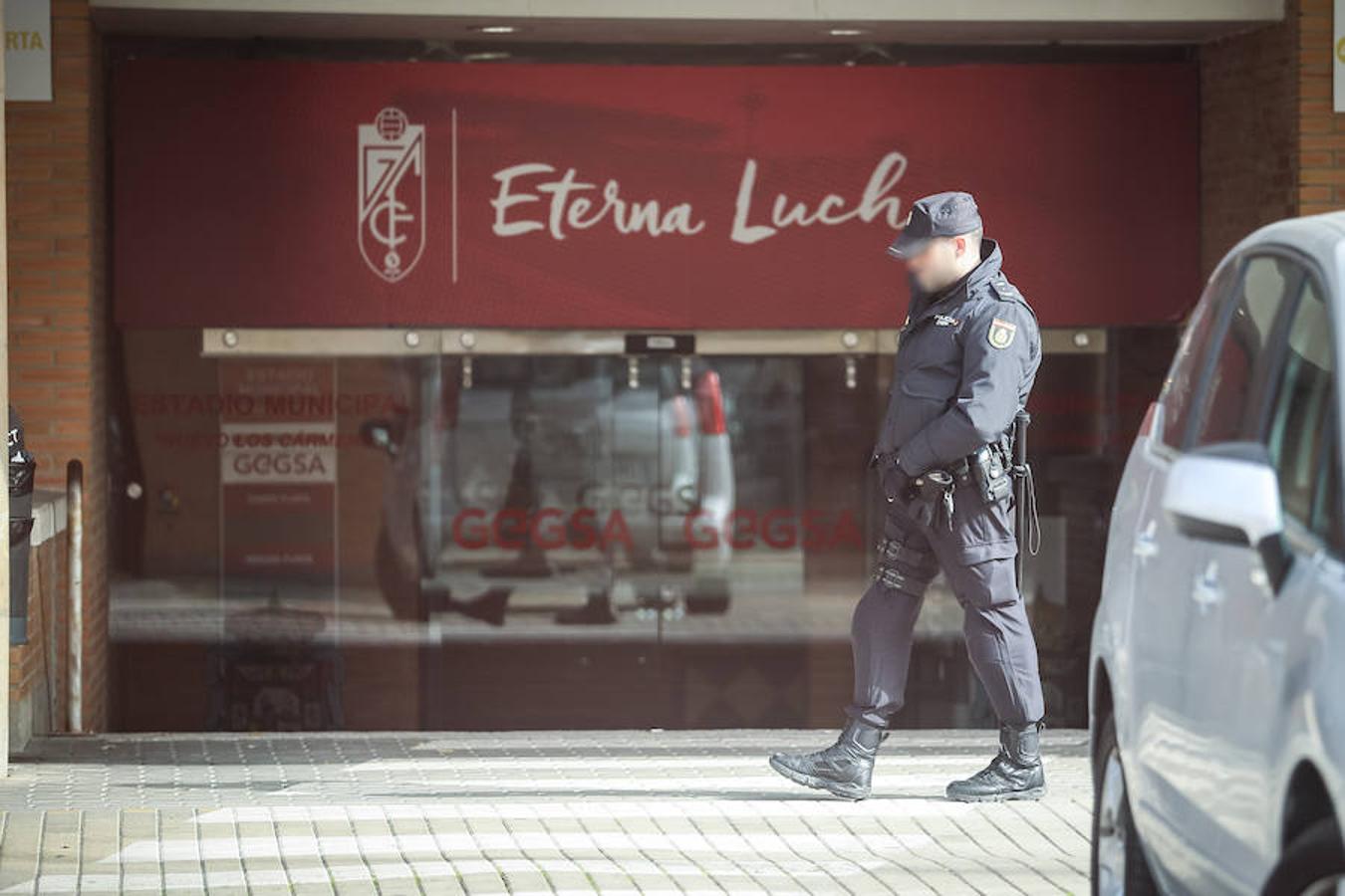 Esta actuación se ha producido en el marco de una operación por supuesto blanqueo de dinero procedente de fichajes del expresidente del club Quique Pina, que fue detenido esta mañana en Murcia