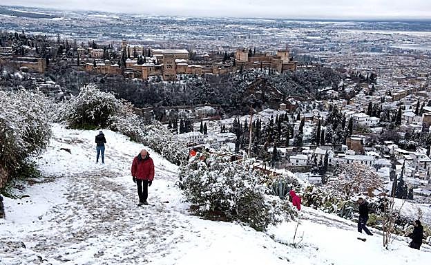 La AEMET avisa: nieve en Granada capital el domingo y lunes