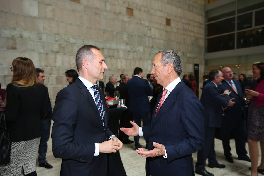 La Confederación de Empresarios celebra su cuarta década de vida con una jornada de trabajo y fiesta en la sede territorial del Bankia.