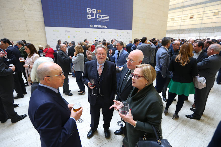 La Confederación de Empresarios celebra su cuarta década de vida con una jornada de trabajo y fiesta en la sede territorial del Bankia.