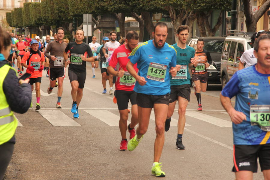 Han invertido 1 hora, 3 minutos y 30 segundos y 1.17:18, respectivamente, en recorrer los 21.097 metros en una prueba con más de 4.600 participantes