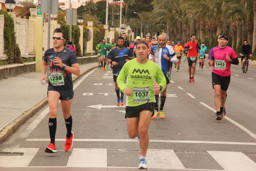 Han invertido 1 hora, 3 minutos y 30 segundos y 1.17:18, respectivamente, en recorrer los 21.097 metros en una prueba con más de 4.600 participantes