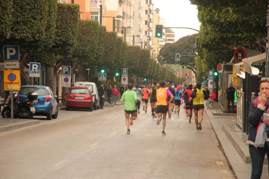 Han invertido 1 hora, 3 minutos y 30 segundos y 1.17:18, respectivamente, en recorrer los 21.097 metros en una prueba con más de 4.600 participantes