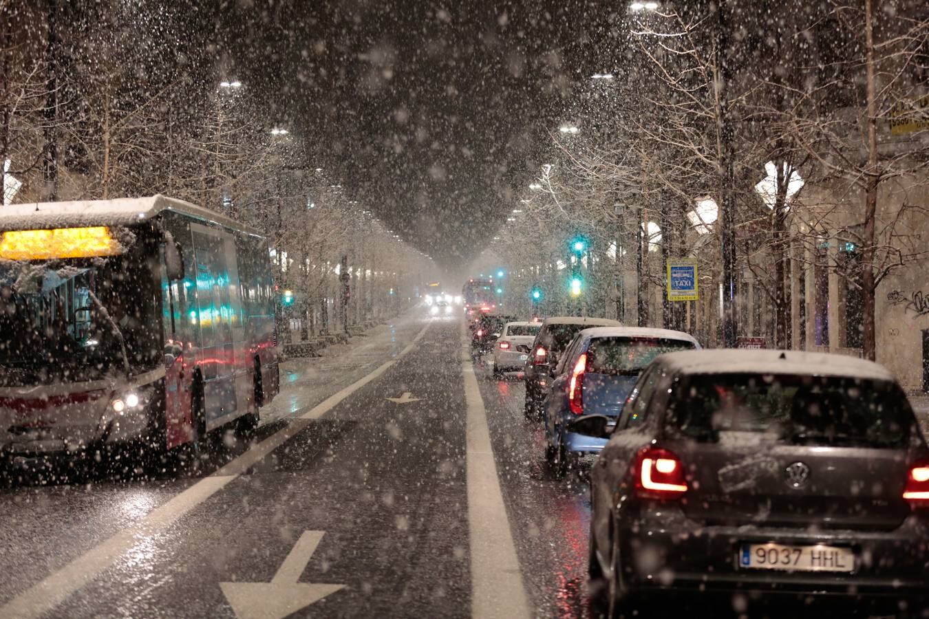 La nieve empieza a complicar la circulación en la A-92 por Loja y está cerrado el Puerto de la Mora