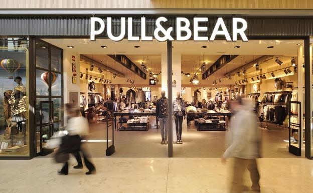 Furor en Pull&Bear por sus dos nuevas prendas de 'La Bella y la Bestia'